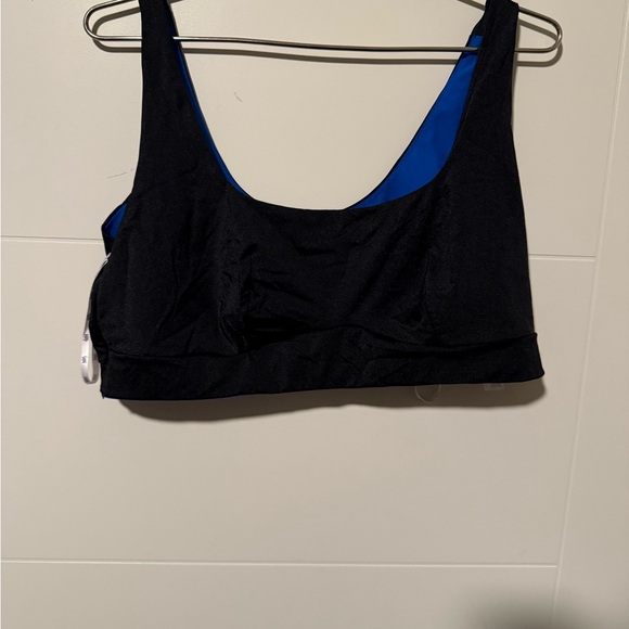 YITTY Black Sports Bra with Blue Lining - Picture 1 of 4